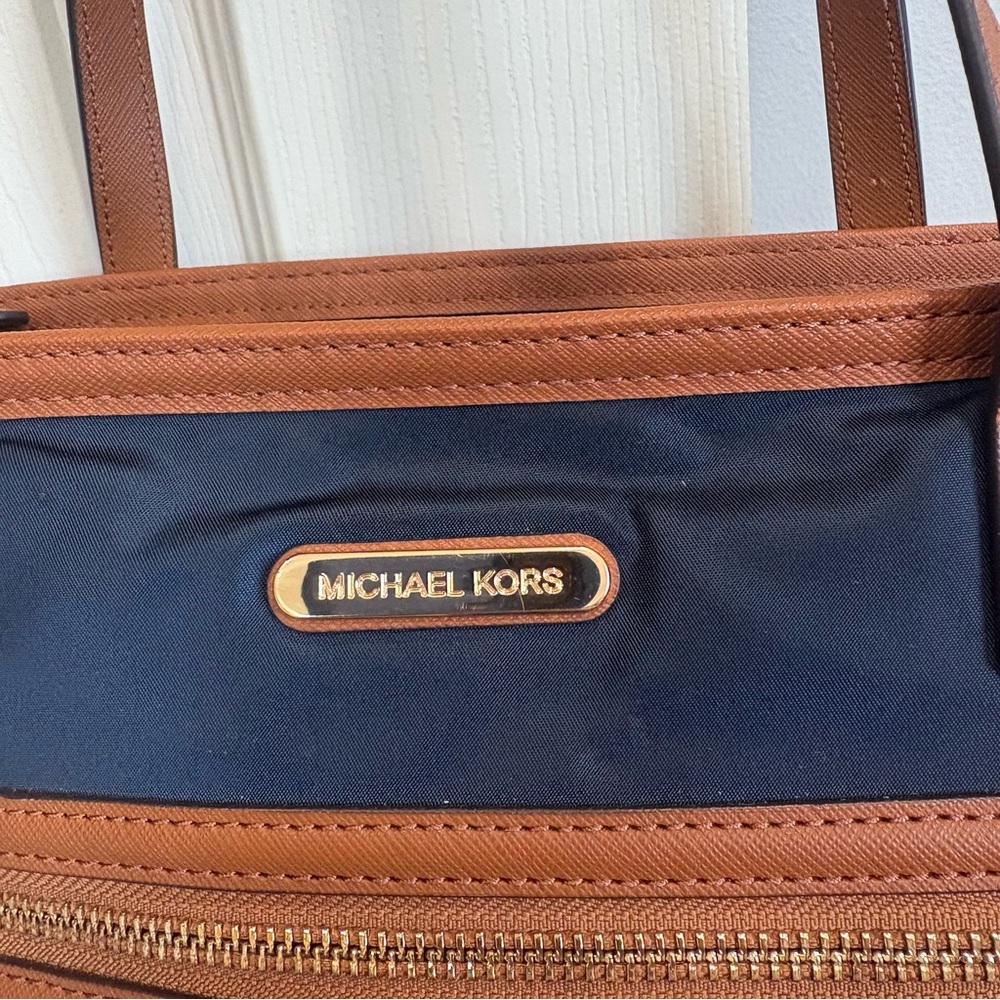 Michael Kors Navy Signature Logo Lining Kempton Nylon Tote - Picture 3 of 8